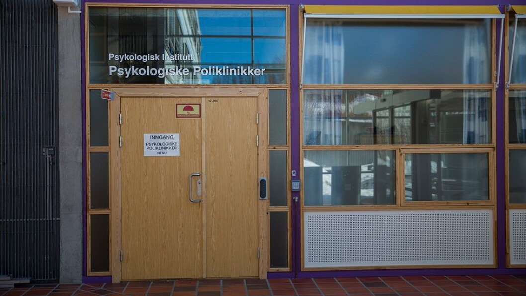 Kjønnspoeng holder ikke. Skal en klare å utdanne nok mannlige psykologer må det kvotering til, mener nestleder for utdanning ved Institutt for psykologi. Kjønnspoeng holder ikke. Skal en klare å utdanne nok mannlige psykologer må det kvotering til, mener nestleder for utdanning ved Institutt for psykologi.
