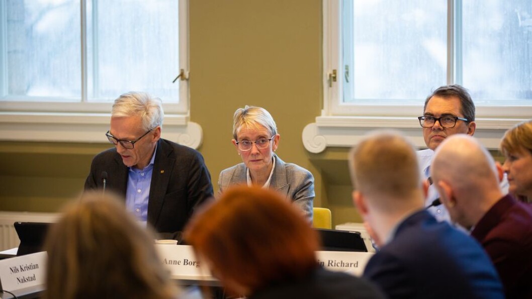 Anne Borg framhever Foss' «gode strategiske kompetanse» i jobben som prorektor for forskning. - Men alle i slike lederstillinger må være forberedt på at det kan komme gode konkurrenter, poengterer NTNU-rektoren, her i styremøte fra sist vinter. Anne Borg framhever Foss' «gode strategiske kompetanse» i jobben som prorektor for forskning. - Men alle i slike lederstillinger må være forberedt på at det kan komme gode konkurrenter, poengterer NTNU-rektoren, her i styremøte fra sist vinter.
