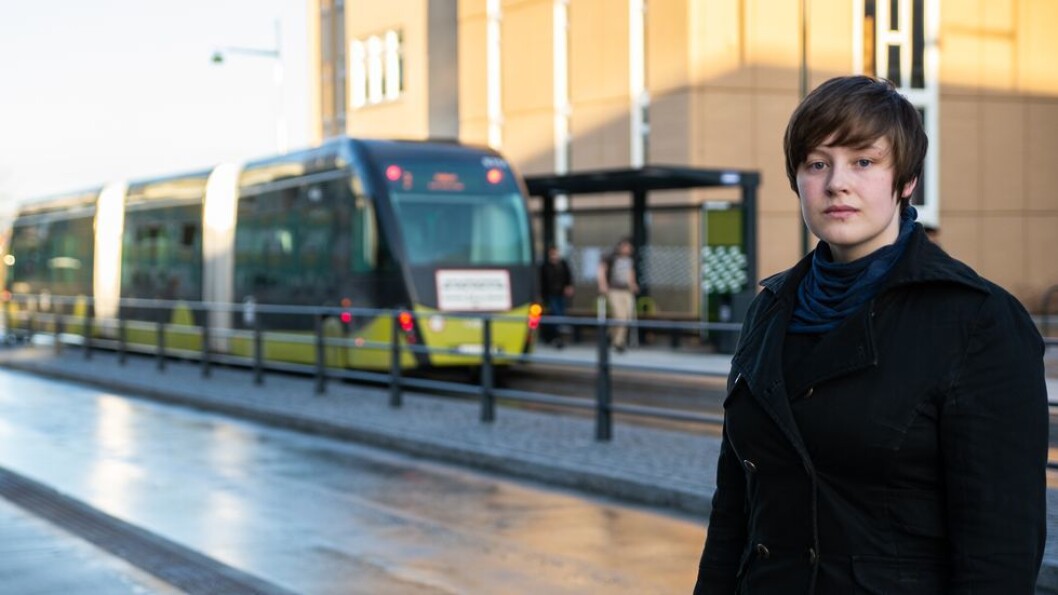 Asta Ulrikke Haugnes kom seg ikke til Gløshaugen under busstreiken. Nå tar hun igjen bussen til campus - men holder seg unna rushtiden. Asta Ulrikke Haugnes kom seg ikke til Gløshaugen under busstreiken. Nå tar hun igjen bussen til campus - men holder seg unna rushtiden.
