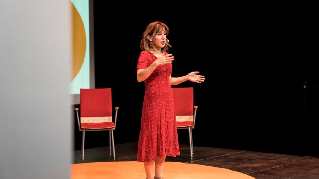 Zeynep Tufekci, her under vitenfestivalen The Big Challenge i Trondheim i fjor, hvor hun snakket om «Sannheten i den digitale verden.» - Algoritmene fungerer som portvoktere til vår oppmerksomhet, sa hun på link under NxtMedia-konferansen forrige uke. Zeynep Tufekci, her under vitenfestivalen The Big Challenge i Trondheim i fjor, hvor hun snakket om «Sannheten i den digitale verden.» - Algoritmene fungerer som portvoktere til vår oppmerksomhet, sa hun på link under NxtMedia-konferansen forrige uke.