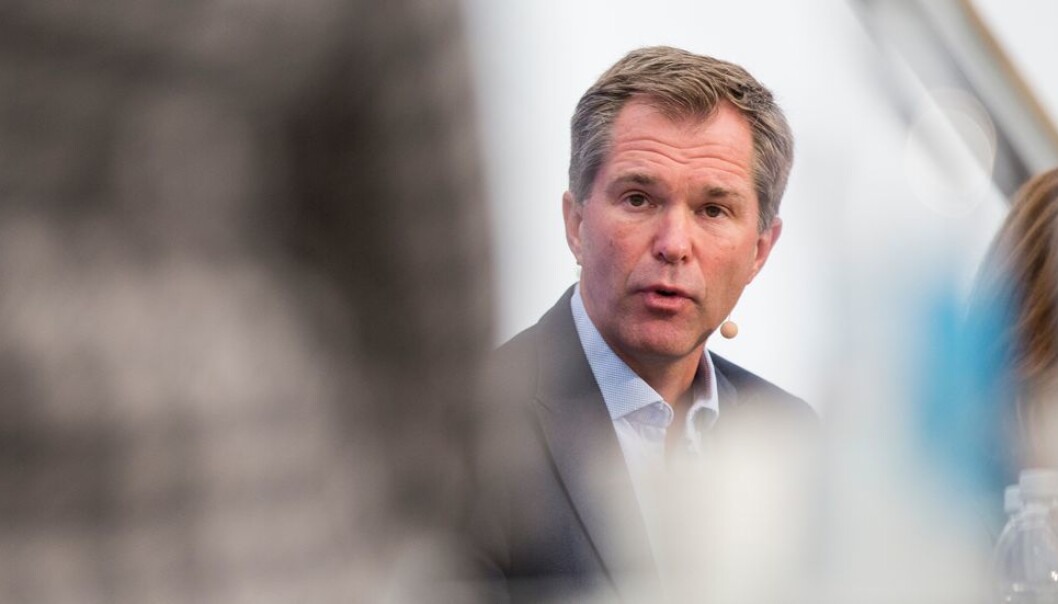 De viktigste gruppene i Norge vil antakelig være vaksinert mot Covid 19 i løpet av neste år. Men det vil ta ytterligere et år innen vi når en slags normalitet internasjonalt, tror John-Arne Røttingen. De viktigste gruppene i Norge vil antakelig være vaksinert mot Covid 19 i løpet av neste år. Men det vil ta ytterligere et år innen vi når en slags normalitet internasjonalt, tror John-Arne Røttingen.