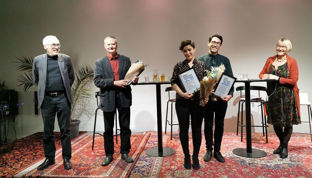 Siste gang litteraturprisen gikk til sakprosa var i 2020. Her ser vi glade prisvinnere flankert av daværende prorektor Bjarne Foss og juryleder Ellen Andenæs. Fra venstre: Erik Stenvik, Mirjam Sorge Folkvord og Brian Cliff Olguin. Siste gang litteraturprisen gikk til sakprosa var i 2020. Her ser vi glade prisvinnere flankert av daværende prorektor Bjarne Foss og juryleder Ellen Andenæs. Fra venstre: Erik Stenvik, Mirjam Sorge Folkvord og Brian Cliff Olguin.
