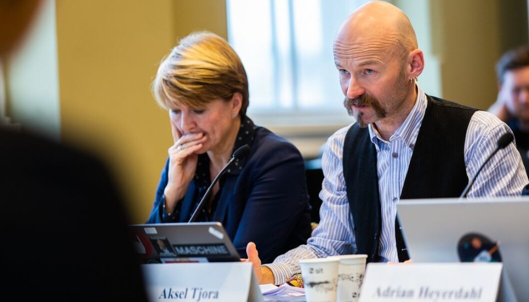 - Man må unngå metoder som skaper enda skarpere konflikter og jeg mener derfor bruken av slik faktainnhenting ved NTNU bør forbys, sier styremedlem Aksel Tjora.Bildet er tatt under styrebehandlingen av konflikten ved IHS. - Man må unngå metoder som skaper enda skarpere konflikter og jeg mener derfor bruken av slik faktainnhenting ved NTNU bør forbys, sier styremedlem Aksel Tjora.Bildet er tatt under styrebehandlingen av konflikten ved IHS.