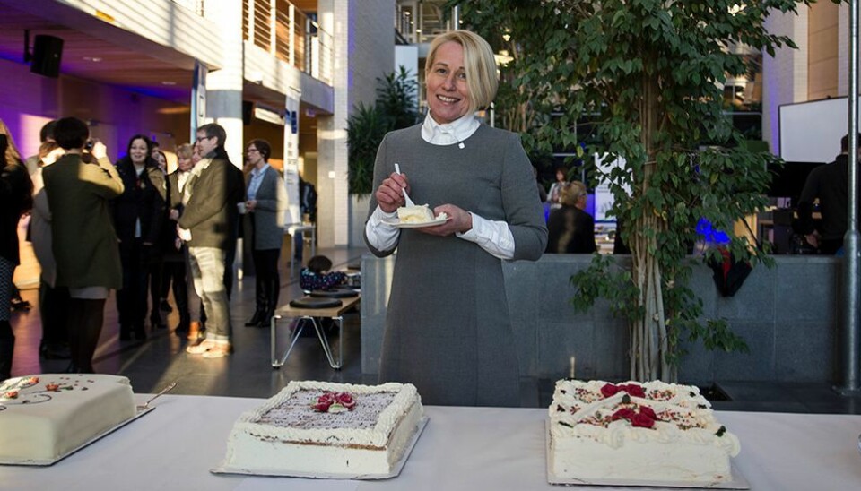 Stortingsrepresentant Marianne Synnes Emblemsvåg markerte fusjonen med NTNU i 2016. Hun var rektor ved Høgskolen i Ålesund før fusjonen, men trakk den gangen søknaden om å bli viserektor etter fusjonen.