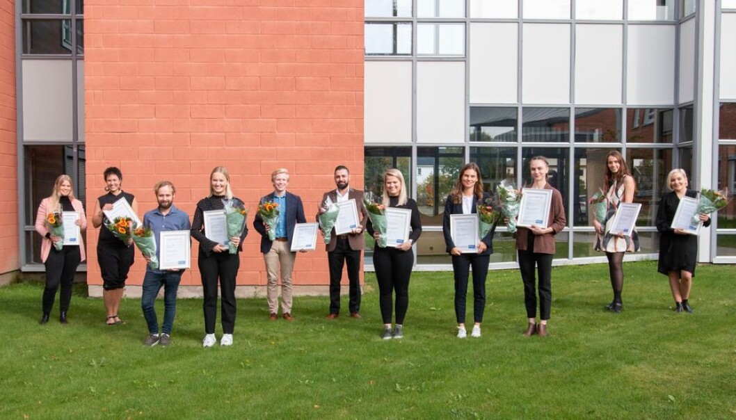Stolte vinnere av Eurekaprisen 2020, som har skrevet de beste bacheloroppgavene. Stolte vinnere av Eurekaprisen 2020, som har skrevet de beste bacheloroppgavene.