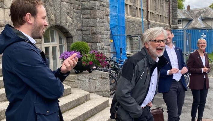 Borgerlig glede. God stemning da Sivert Bjørnstad (FrP), Jon Gunnes (V) og Henrik Asheim snakket om hva man kan få for 11,6 milliarder. Rektor Anne Borg delte gleden. Borgerlig glede. God stemning da Sivert Bjørnstad (FrP), Jon Gunnes (V) og Henrik Asheim snakket om hva man kan få for 11,6 milliarder. Rektor Anne Borg delte gleden.