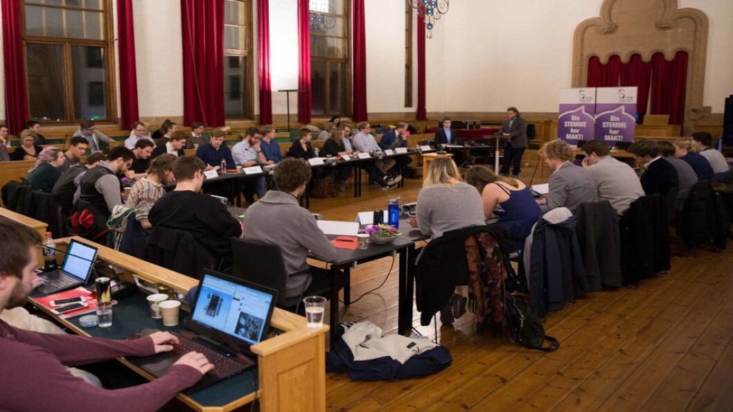 Nå kan møter i Studenttinget pågå fram til klokka 23.00, men ikke i staselige Rådssalen. (Arkivfoto) Nå kan møter i Studenttinget pågå fram til klokka 23.00, men ikke i staselige Rådssalen. (Arkivfoto)