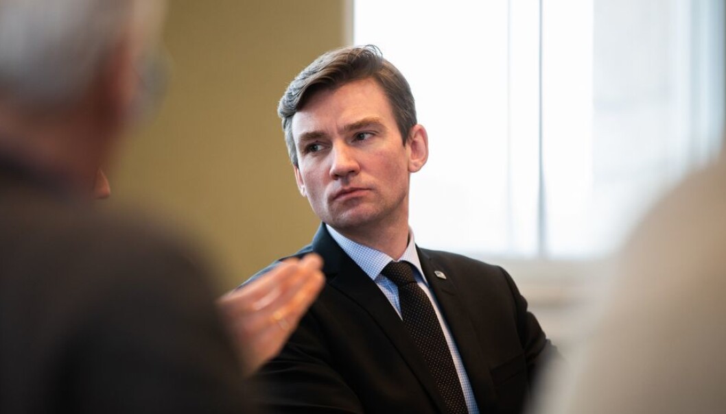 KD sa seg enig med Unit, her representer ved forskning og høyereutdanningsminister Henrik Asheim. KD sa seg enig med Unit, her representer ved forskning og høyereutdanningsminister Henrik Asheim.
