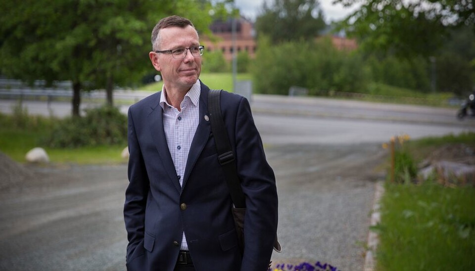 Dag Rune Olsen vil ikke ha «amerikanske tilstander»: - Vi inviterer gjerne åpent og bredt, også dem som har kontroversielle meninger. Jeg setter grensa når ytringene helt klart strider med norsk lov, sier han.