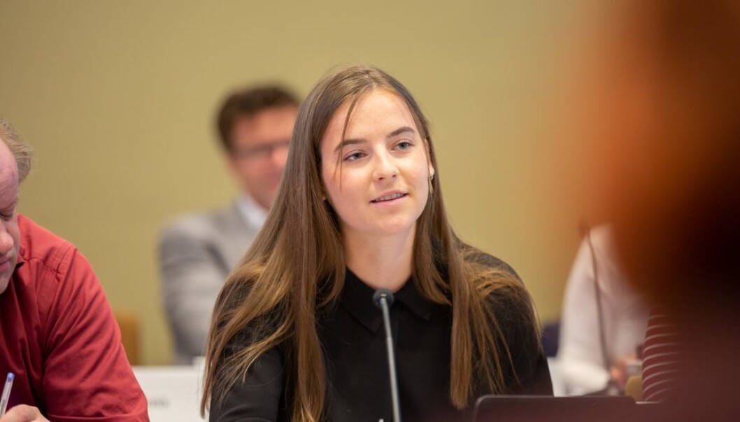 Karoline Abildsnes sitter i Studenttingets valgstyre og er selv innvalgt fra studentene som representant i NTNUs styre i denne perioden. Nå oppfordrer hun flere kvinnelige studenter til å stille som kandidater. Karoline Abildsnes sitter i Studenttingets valgstyre og er selv innvalgt fra studentene som representant i NTNUs styre i denne perioden. Nå oppfordrer hun flere kvinnelige studenter til å stille som kandidater.