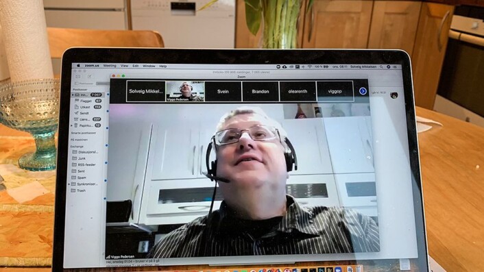 Faglærer Viggo Gabriel Borg Pedersen synes det er fantastisk med digital undervisning hjemmefra. Faglærer Viggo Gabriel Borg Pedersen synes det er fantastisk med digital undervisning hjemmefra.