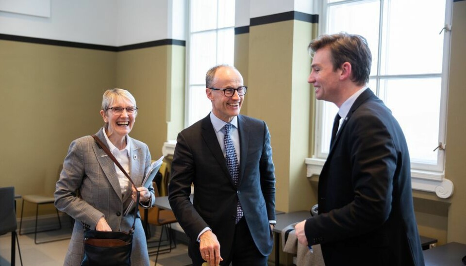 NTNUs ledelse og statsråden fant tonen. Fra venstre: rektor Anne Borg, nestleder i NTNUs styre, Nils Kristian Nakstad, og Henrik Asheim.