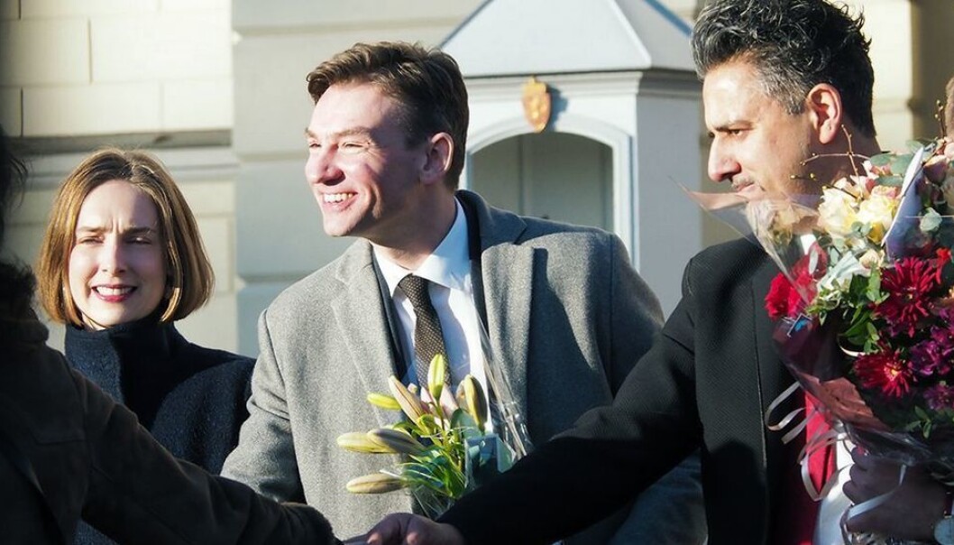 Blir han blant dem som får blomster som medlem av nydannet regjering også denne høsten? Henrik Asheim har gått i valgkampmodus. Her flankert av forgjenger i KD, Iselin Nybø, og Abid Raja. Blir han blant dem som får blomster som medlem av nydannet regjering også denne høsten? Henrik Asheim har gått i valgkampmodus. Her flankert av forgjenger i KD, Iselin Nybø, og Abid Raja.