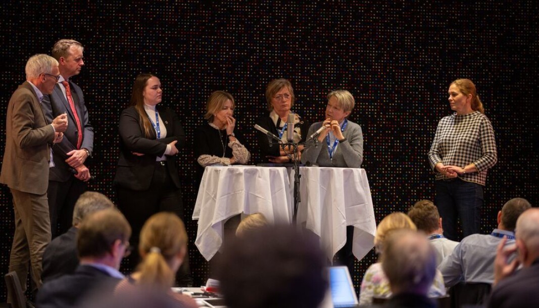 Det var den gang da ledere møttes fysisk på Oppdal: Bjarne Foss, Bjørn K. Haugland, Åste Solheim Hagerup, Ingrid Schjølberg, Annik Magerholm Fet, Siri Forsmo og Alexandra Bech Gjørv i intens debatt. Det var den gang da ledere møttes fysisk på Oppdal: Bjarne Foss, Bjørn K. Haugland, Åste Solheim Hagerup, Ingrid Schjølberg, Annik Magerholm Fet, Siri Forsmo og Alexandra Bech Gjørv i intens debatt.