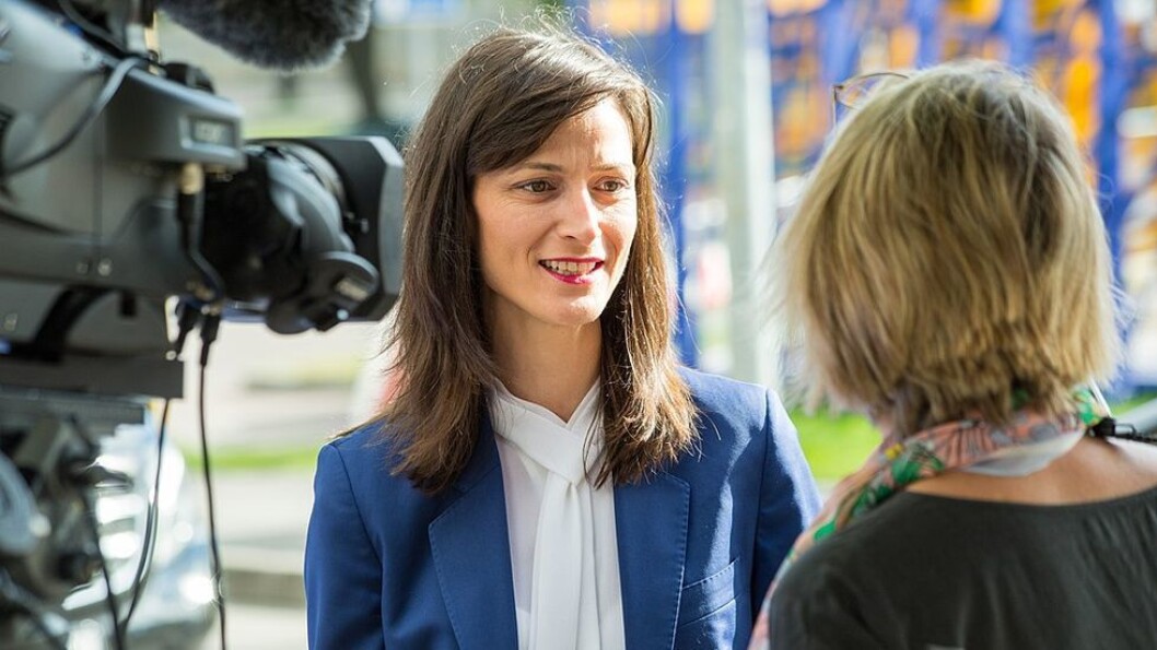 Mariya Gabriel er en 40 år gammel bulgarsk politiker. Mariya Gabriel er en 40 år gammel bulgarsk politiker.