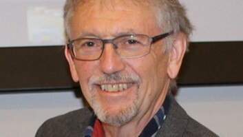 Overlege Jan Vilhelm Bakke i Arbeidstilsynet har doktograd fra UiB om innemiljø og helse i universitetsbygninger. Sammen med kollega Knut Inge Fostervold har han gått gjennom forskning på kontorlandskap og fleksikontor. Overlege Jan Vilhelm Bakke i Arbeidstilsynet har doktograd fra UiB om innemiljø og helse i universitetsbygninger. Sammen med kollega Knut Inge Fostervold har han gått gjennom forskning på kontorlandskap og fleksikontor.