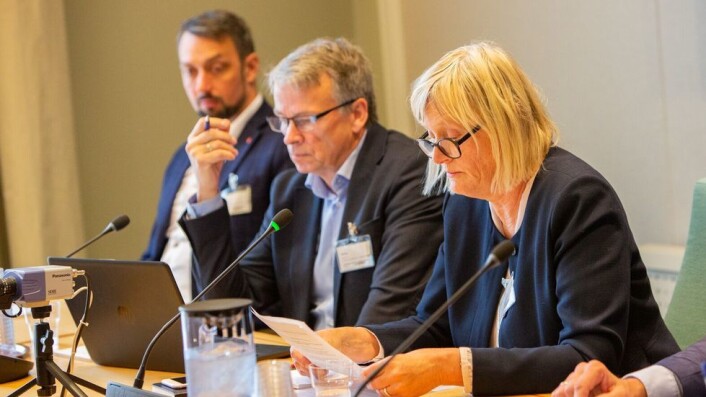 Ordfører Hanne Davidsen i Nesna kommune skisserte konsekvensene for lokalsamfunnet av å miste så mange statlige arbeidsplasser. Ordfører Hanne Davidsen i Nesna kommune skisserte konsekvensene for lokalsamfunnet av å miste så mange statlige arbeidsplasser.