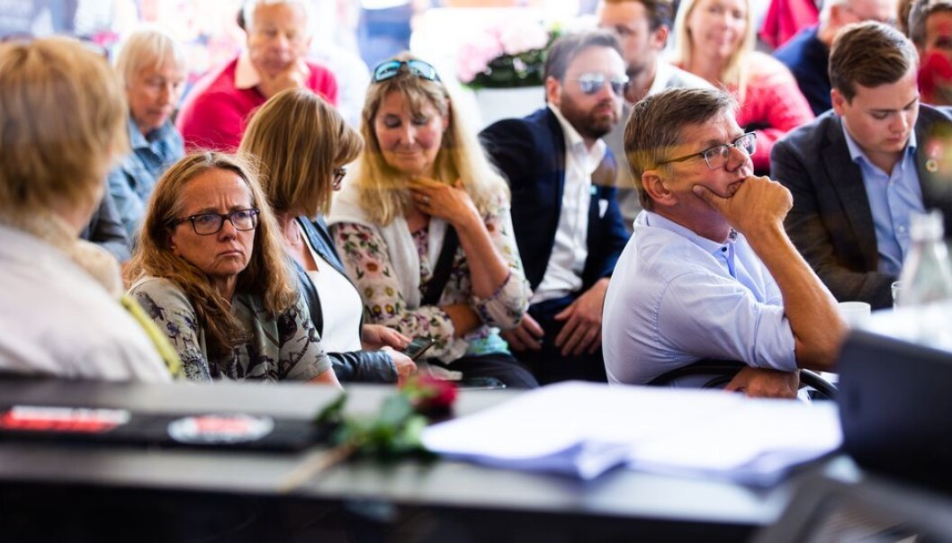 Dagen før Bovim varslet sin oppsigelse fulgte dekan Monica Rolfsen med på debattene om sektoren i Arendal, her avbildet sammen med UiO-rektor Svein Stølen. Nå kan de to bli rektorkolleger - for Rolfsen bekrefter at hun vil søke stillingen. Dagen før Bovim varslet sin oppsigelse fulgte dekan Monica Rolfsen med på debattene om sektoren i Arendal, her avbildet sammen med UiO-rektor Svein Stølen. Nå kan de to bli rektorkolleger - for Rolfsen bekrefter at hun vil søke stillingen.