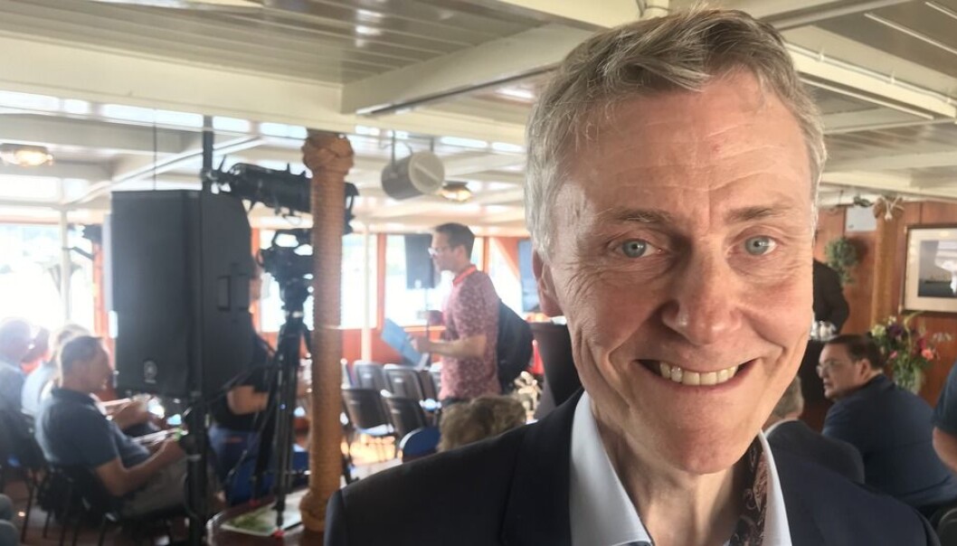 - Å ikke ta i bruk mulighetene som ligger i kunstig intelligens kan være like etisk utfordrende som å ta dem i bruk, mener forskningsdirektør Bjørn-Taale Sandberg i Telenor. - Å ikke ta i bruk mulighetene som ligger i kunstig intelligens kan være like etisk utfordrende som å ta dem i bruk, mener forskningsdirektør Bjørn-Taale Sandberg i Telenor.