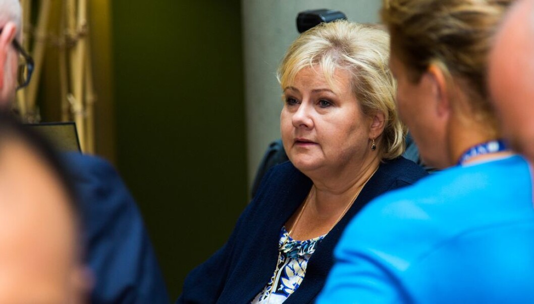 - Tallene demonstrerer med all tydelighet den lærermangelen norsk skole står i, sier Erna Solberg. Arkivfoto. - Tallene demonstrerer med all tydelighet den lærermangelen norsk skole står i, sier Erna Solberg. Arkivfoto.
