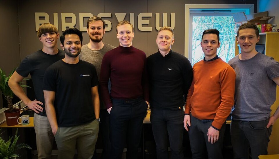 Gjengen bak Birdsview. F.v.: Olve Sigurd Steen, Dinosshan Thiagarajah, Johan Besse Stamnes, Olav Skogen, Sondre Nærland, Simen Husøy og Sigmund Eggen Holm.