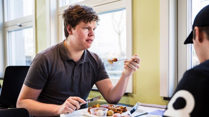 Institutt for for datateknologi og informatikk vil bedre det sosiale og faglige miljøet med ny lunsjordning. lunsjvenn Haakon Gunleiksrud Thomas André Skaaheim Institutt for for datateknologi og informatikk vil bedre det sosiale og faglige miljøet med ny lunsjordning. lunsjvenn Haakon Gunleiksrud Thomas André Skaaheim