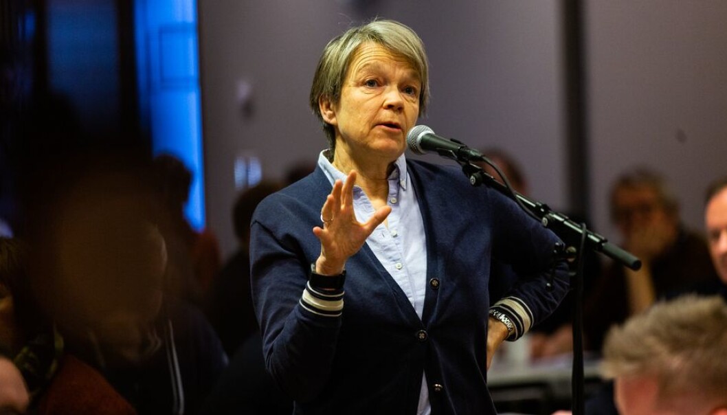 Universitetene får over to millioner kroner mer for å utdanne en lege enn en sykepleier. - Jeg er enig i at det koster mer å utdanne leger, men jeg synes forskjellen i det vi får av midler, er for stor, sier Siri Forsmo, dekan ved Fakultet for medisin og helsevitenskap. Universitetene får over to millioner kroner mer for å utdanne en lege enn en sykepleier. - Jeg er enig i at det koster mer å utdanne leger, men jeg synes forskjellen i det vi får av midler, er for stor, sier Siri Forsmo, dekan ved Fakultet for medisin og helsevitenskap.