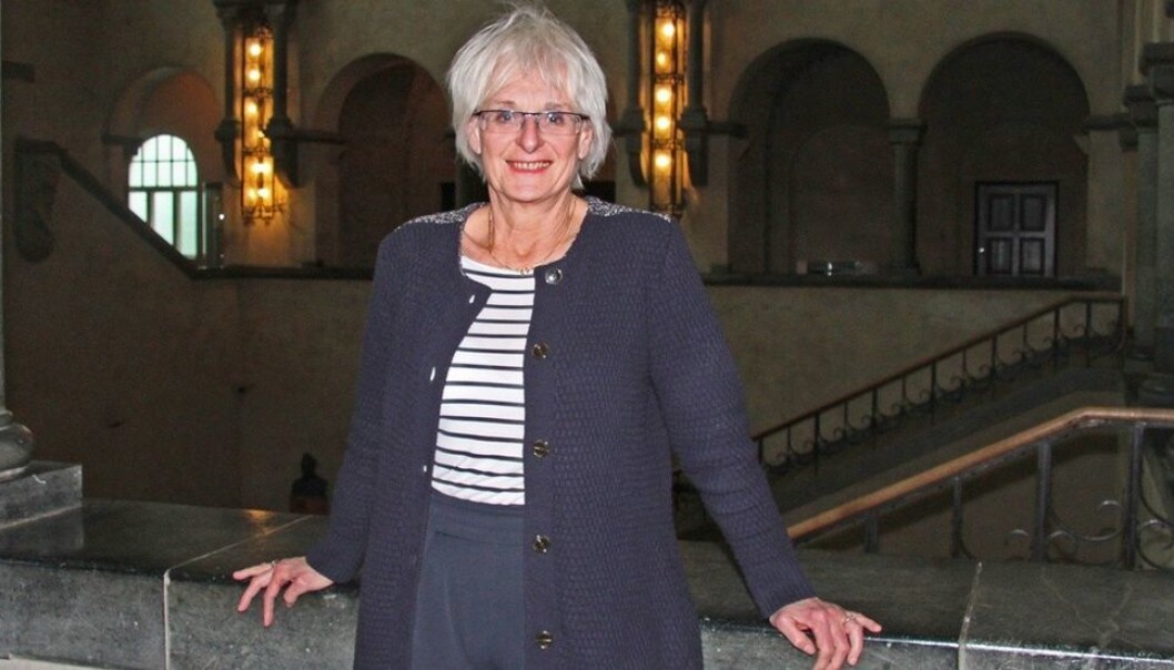 Prorektor Kari Melby vil at flere forskere skal få internasjonal erfaring. De nye retningslinjene er en stimuleringsordning for å fordoble antallet forskningsopphold i utlandet. Prorektor Kari Melby vil at flere forskere skal få internasjonal erfaring. De nye retningslinjene er en stimuleringsordning for å fordoble antallet forskningsopphold i utlandet.
