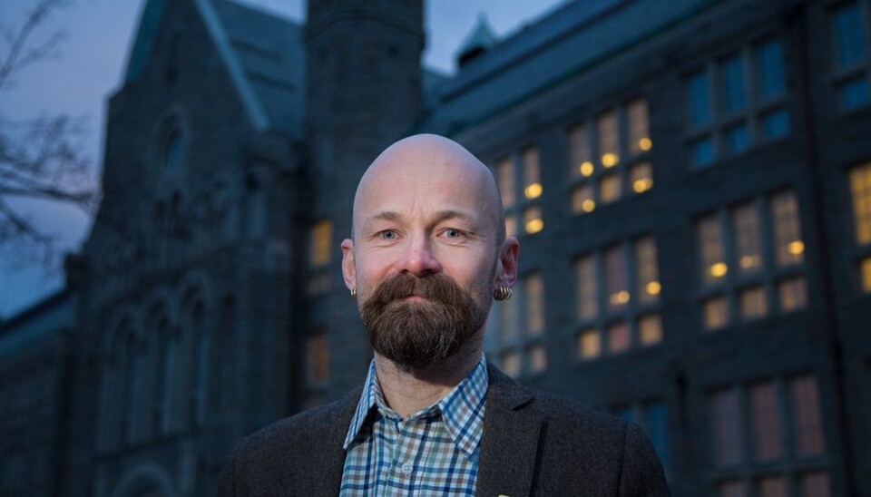Om ambisiøse forskere i ”Dragvollfagene” aksepterer NTNUs politikk, aksepterer de samtidig andre spilleregler enn resten av NTNU og sine disiplinkolleger ved andre norske universiteter, skriver Aksel Tjora.