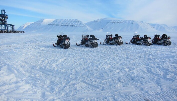 Bildet er fra et forskningsprosjekt utenfor Svea på Svalbard. Isforskere fra NTNU, Unis og Russland. Bildet er fra et forskningsprosjekt utenfor Svea på Svalbard. Isforskere fra NTNU, Unis og Russland.