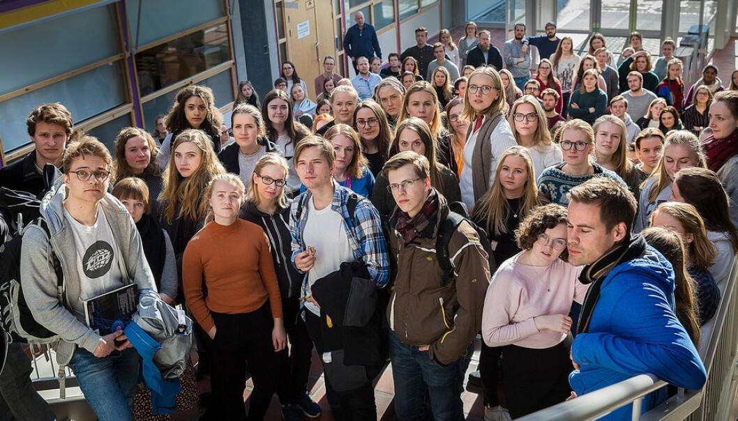 Også ved NTNU er det svært få mannlige studenter på profesjonsutdanninga. Bildet er tatt da psykologistudentene engasjerte seg for å bevare internklinikken på instituttet (Arkivbilde). Også ved NTNU er det svært få mannlige studenter på profesjonsutdanninga. Bildet er tatt da psykologistudentene engasjerte seg for å bevare internklinikken på instituttet (Arkivbilde).