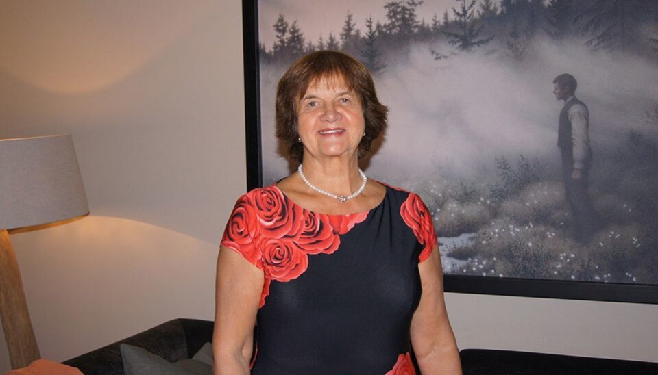 Anna Midelfart er i dag professor emeritus. Hun vokste opp i Tsjekkoslovakia, tok medisinutdanning i Norge og ble spesialist i øyesykdommer ved NTNU.