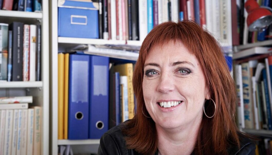 - Jeg håper virkelig ikke Eide mener at akademikere (eller andre) ikke skal kunne kritisere politikere i mektige posisjoner, skriver professorkollega Hilde Gunn Slottemo. - Jeg håper virkelig ikke Eide mener at akademikere (eller andre) ikke skal kunne kritisere politikere i mektige posisjoner, skriver professorkollega Hilde Gunn Slottemo.