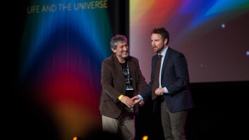 - Jeg har aldri møtt en politiker som har forstått så raskt hva Starmus handler om, sa festivalsjef Garik Israelian og takket kunnskapsminister Torbjørn Røe Isaksen for å ha vært med på å gjøre Starmus i Trondheim mulig. - Jeg har aldri møtt en politiker som har forstått så raskt hva Starmus handler om, sa festivalsjef Garik Israelian og takket kunnskapsminister Torbjørn Røe Isaksen for å ha vært med på å gjøre Starmus i Trondheim mulig.