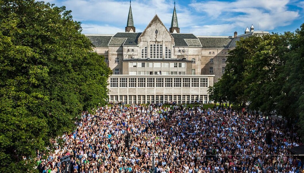 Slik ser ikke immatrikulering ved NTNU ut lenger. Leder for Studenttinget sier studenter nå ikke er vant til denne formen for immatrikulering. Slik ser ikke immatrikulering ved NTNU ut lenger. Leder for Studenttinget sier studenter nå ikke er vant til denne formen for immatrikulering.