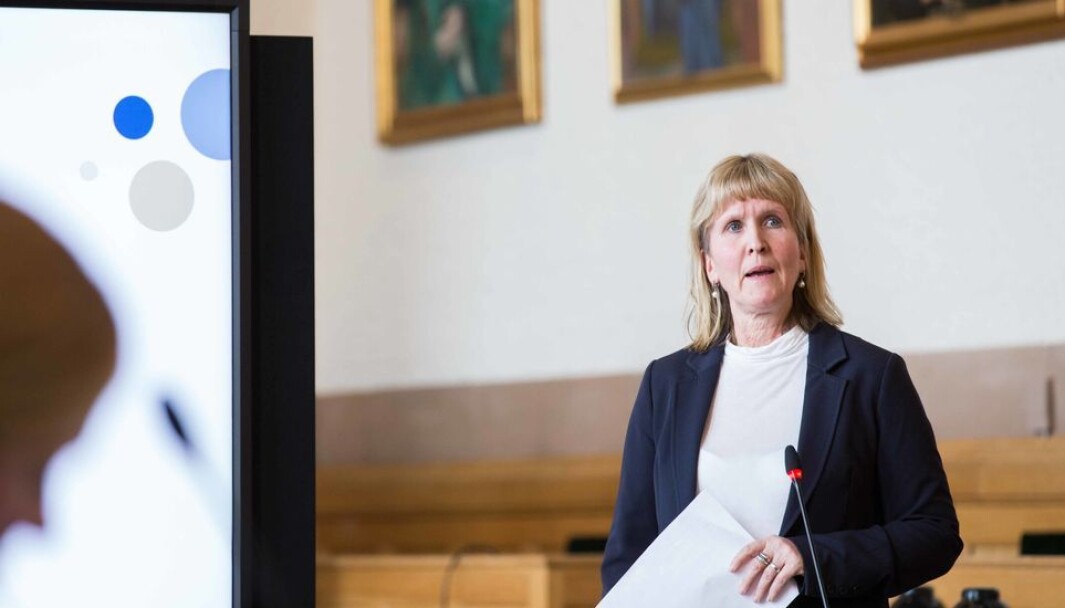- Som hovedregel bør man ikke fotografere kolleger eller andre på NTNUs område uten samtykke, mener organisasjonsdirektør Ida Munkeby. - Som hovedregel bør man ikke fotografere kolleger eller andre på NTNUs område uten samtykke, mener organisasjonsdirektør Ida Munkeby.