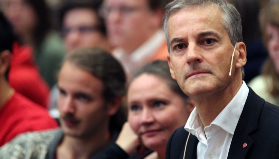 Arbeiderpartiet nå inn for å etablere lokale utdanningssentre, forklarer partilederen Arbeiderpartiet nå inn for å etablere lokale utdanningssentre, forklarer partilederen