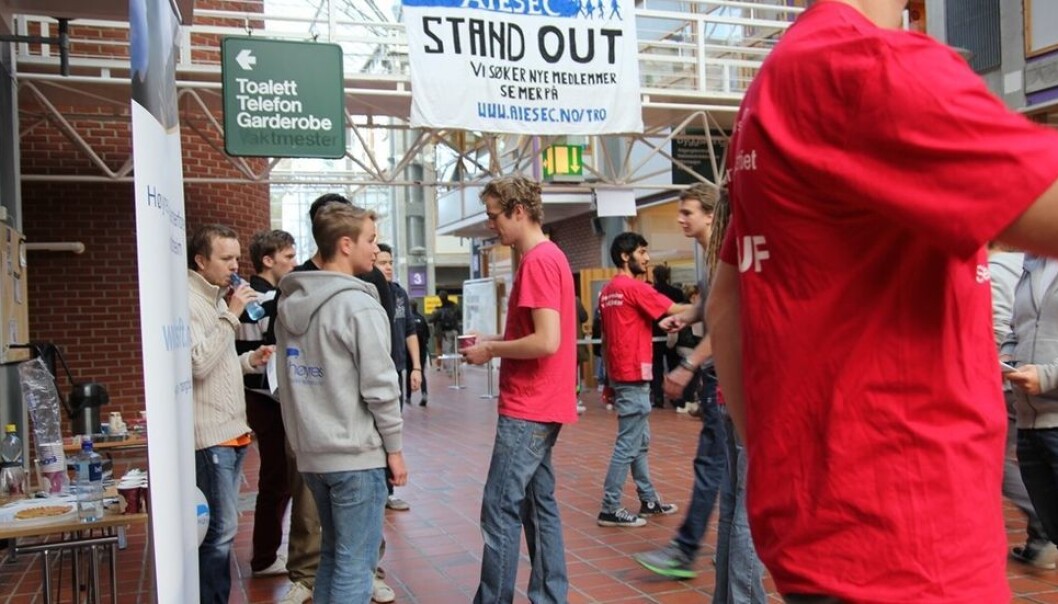 Regjeringen bevilger mer penger til sosiale hjelpetiltak for studenter landet om (ill.foto). Regjeringen bevilger mer penger til sosiale hjelpetiltak for studenter landet om (ill.foto).