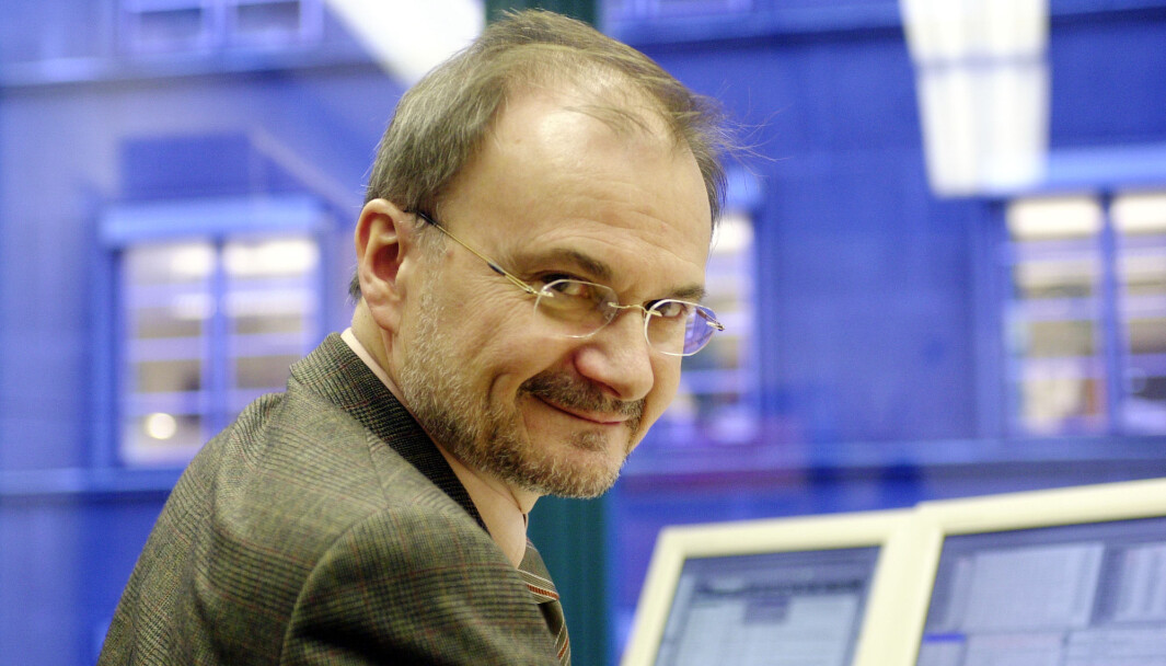 Professor Knut Anton Mork kaller dagens tvungne pensjonering for aldersdiskriminering. Professor Knut Anton Mork kaller dagens tvungne pensjonering for aldersdiskriminering.