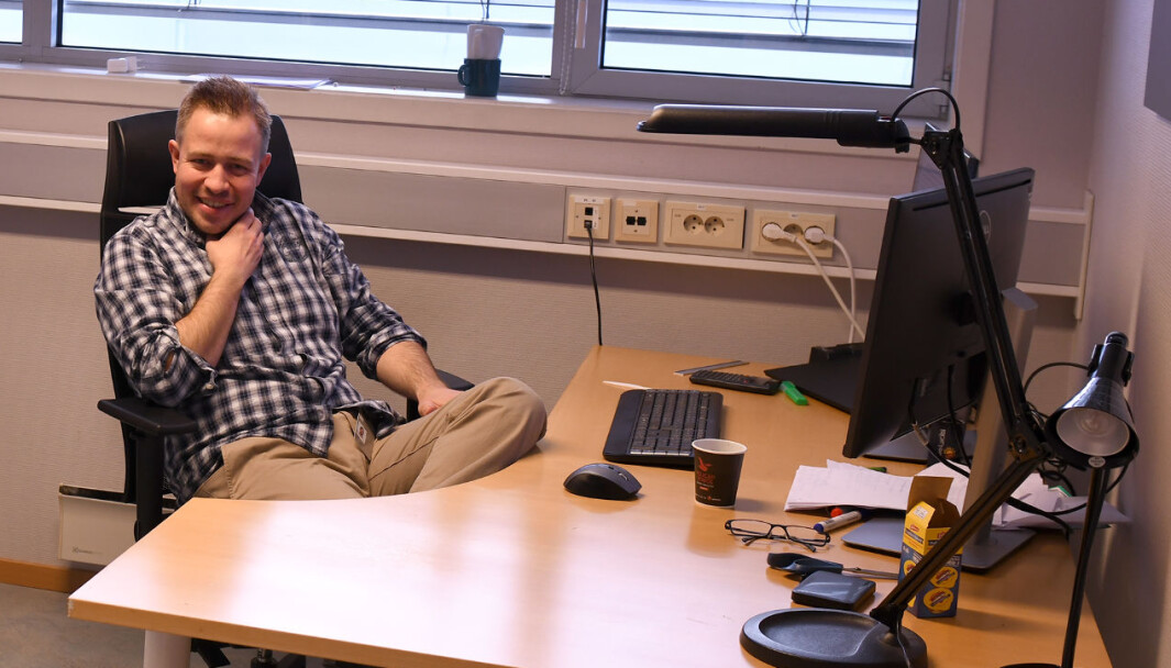 - Slipp de unge til, oppfordrer Arnt Ove Hopland. - Slipp de unge til, oppfordrer Arnt Ove Hopland.