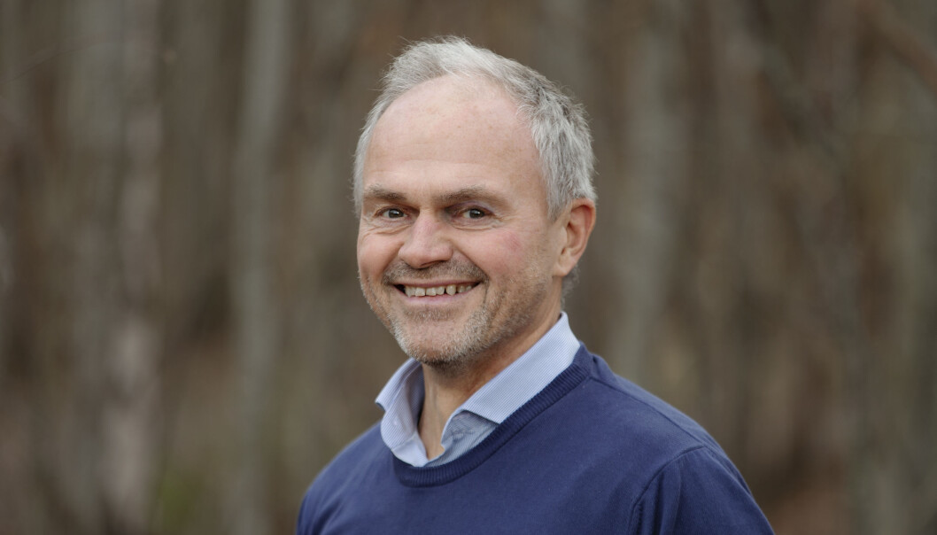 Professor Thomas Dahl mener de som underviser bør få bestemme hvilket utstyr de trenger for å gjøre jobben sin best mulig. Professor Thomas Dahl mener de som underviser bør få bestemme hvilket utstyr de trenger for å gjøre jobben sin best mulig.