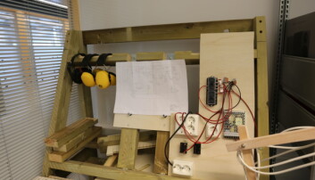 En av Hackerspace sine prosjektgrupper jobber med arkademaskin. En av Hackerspace sine prosjektgrupper jobber med arkademaskin.