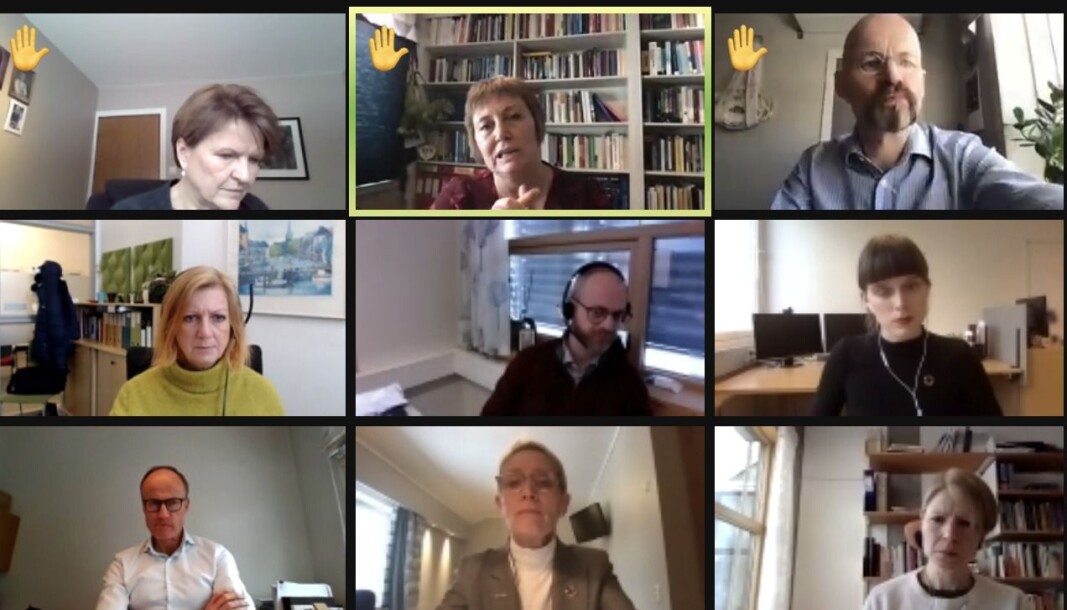 Aksel Tjora (øverst til høyre) har den virtuelle handa oppe under siste styremøte. Straks etter tok har ordet for å kommentere rektor Anne Borgs (nederst i midten) rolle som mentor for Anne Kristine Børresen. Aksel Tjora (øverst til høyre) har den virtuelle handa oppe under siste styremøte. Straks etter tok har ordet for å kommentere rektor Anne Borgs (nederst i midten) rolle som mentor for Anne Kristine Børresen.