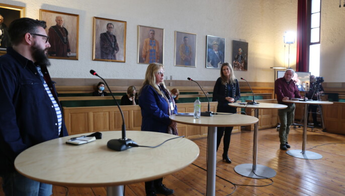Michael Francis Duch, Anne C. Elster, Ingrid Bouwer Utne og Tim Torvatn, med Aksel Tjora i bakgrunn på skjerm, var andre pulje med vitenskapelig ansatte. Michael Francis Duch, Anne C. Elster, Ingrid Bouwer Utne og Tim Torvatn, med Aksel Tjora i bakgrunn på skjerm, var andre pulje med vitenskapelig ansatte.