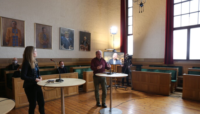 Ingrid Bouwer Utne ble valgt inn i NTNU-styret tidligere i år. Her er hun på Universitetsavisas styredebatt sammen med Tim Torvatn, som skal sitte som vara og Aksel Tjora på video, som skal sitte som styremedlem med Utne. Ingrid Bouwer Utne ble valgt inn i NTNU-styret tidligere i år. Her er hun på Universitetsavisas styredebatt sammen med Tim Torvatn, som skal sitte som vara og Aksel Tjora på video, som skal sitte som styremedlem med Utne.