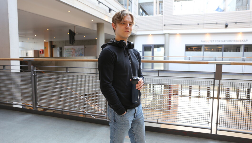 Thomas Lunde skulle ønske han kunne besøke familien i påska, men praksis gjør det utfordrende. Thomas Lunde skulle ønske han kunne besøke familien i påska, men praksis gjør det utfordrende.