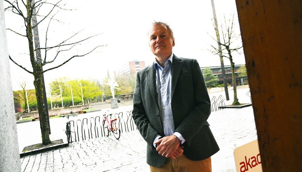 GLADNYHET: Universitetsdirektør Arne Benjaminsen ved UiO kunngjør i dag gladnyheten om at alle ansatte i over 20 prosent stilling får en hjemmekontorkompensasjon på 7000 kroner. (Arkivfoto) GLADNYHET: Universitetsdirektør Arne Benjaminsen ved UiO kunngjør i dag gladnyheten om at alle ansatte i over 20 prosent stilling får en hjemmekontorkompensasjon på 7000 kroner. (Arkivfoto)