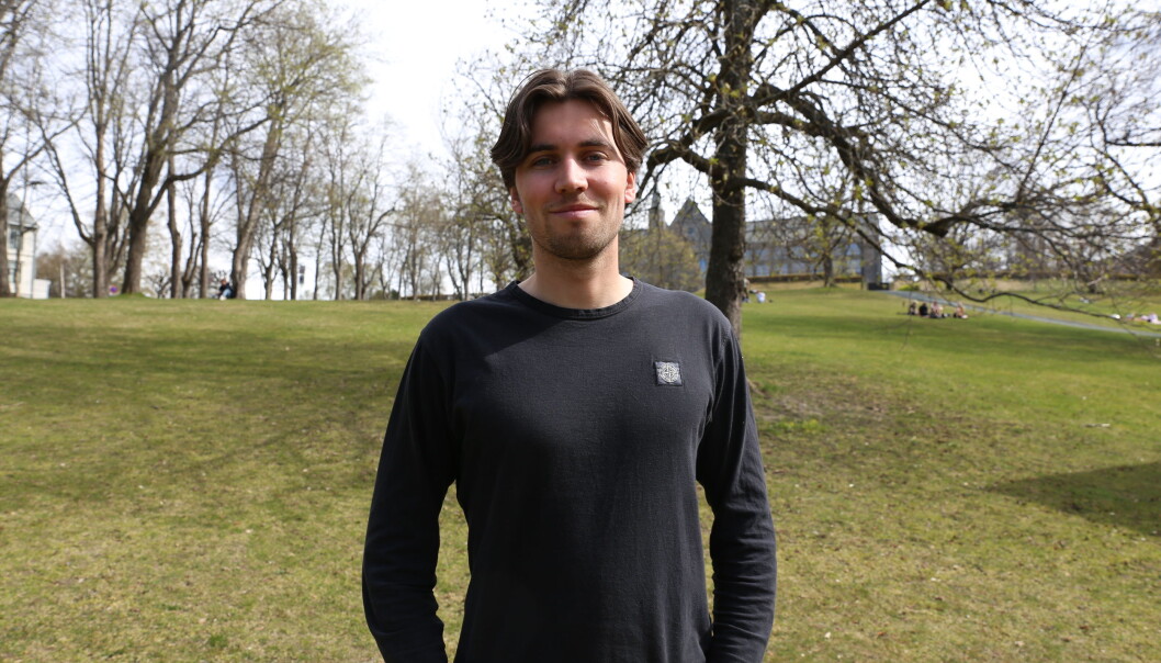 Marius Vigen forteller at en del ritualer under fadderuka kan oppleves som både inkluderende og ekskluderende. Marius Vigen forteller at en del ritualer under fadderuka kan oppleves som både inkluderende og ekskluderende.