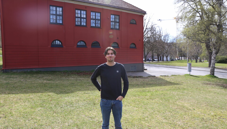 Høiskoleparken og andre grøntarealer i Trondheim blir en slags felles utendørs storstue for mange studenter under fadderuka.
