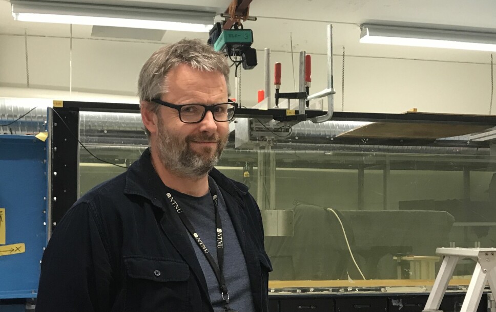 Pål Lader, her ved CWT-lab (Circulating Water Tunel), et av de små laboratoriene instituttet bruker mye til undervisning.